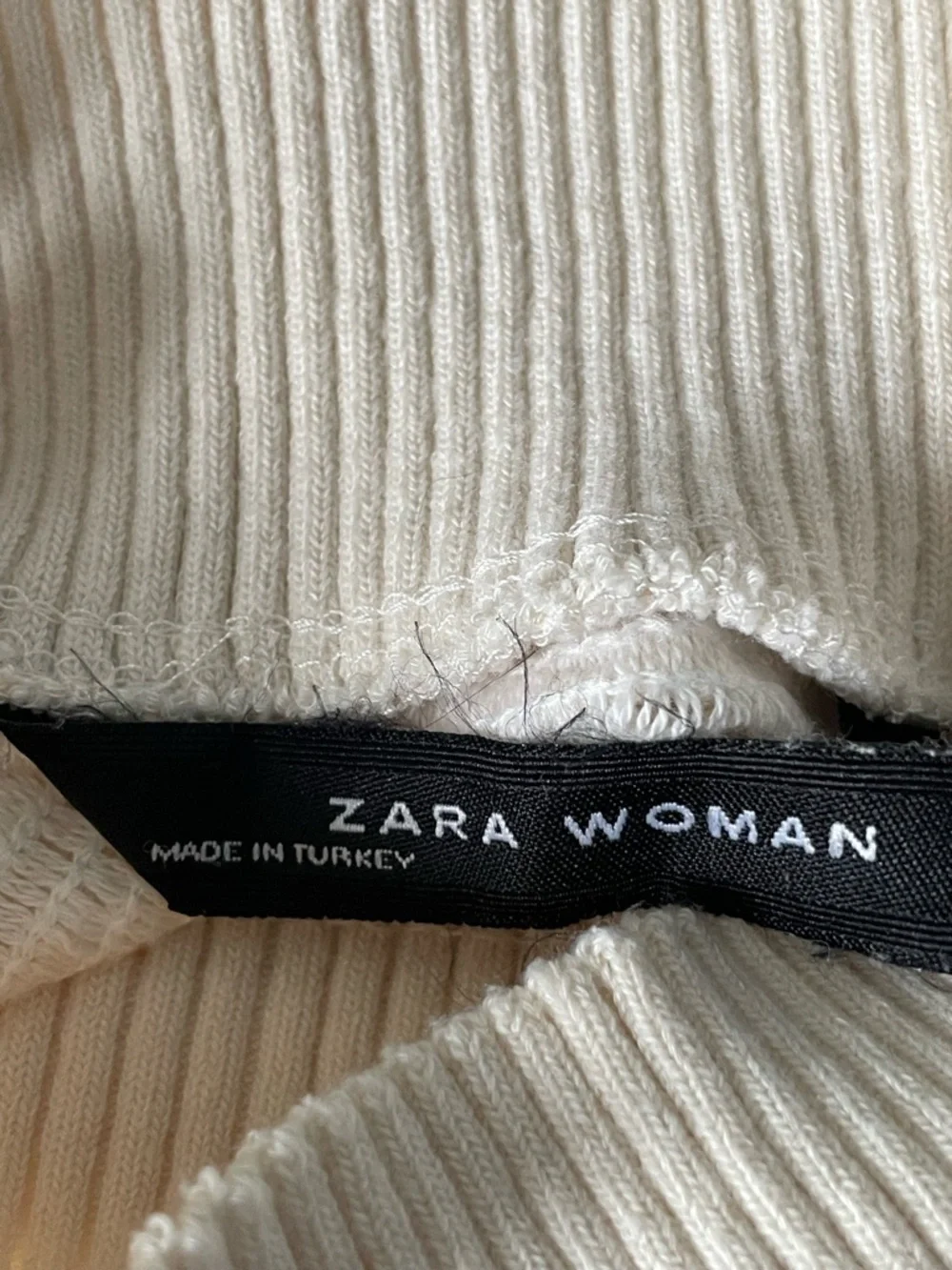 ZARA Women's Cream Fringe Turtleneck Sweater Size XS 54447